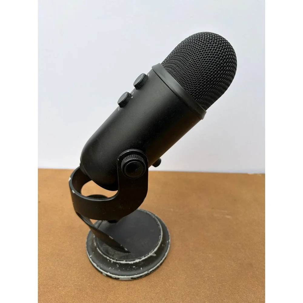 Blue Yeti USB Microphone Blackout Edition Professional Condenser Mic with Stand